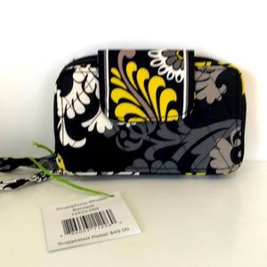 New Vera Bradley Smartphone Wristlet Baroque New W/Tags  Great Stocking Stuffer